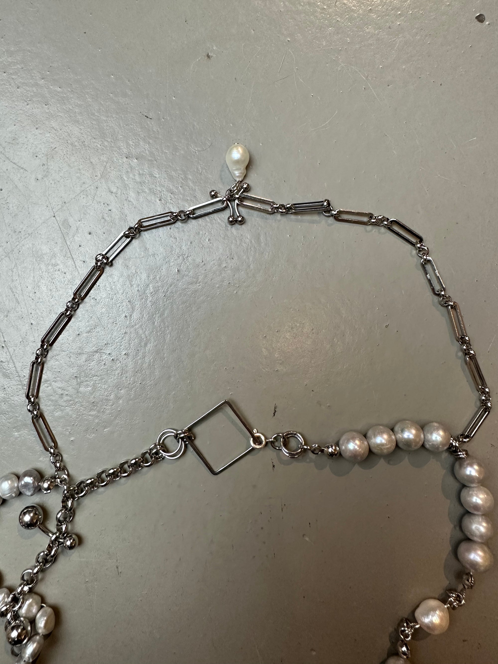 Xullery Grey Pearl Necklace DNA