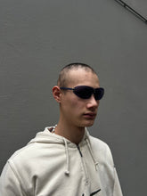 Laden Sie das Bild in den Galerie-Viewer, Vintage Y2K Violett Miss Sixty Sunglasses