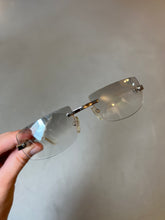 Laden Sie das Bild in den Galerie-Viewer, Vintage Dolce &amp; Gabbana Sunglasses