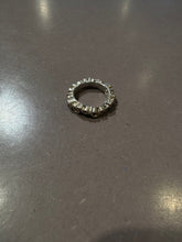 Laden Sie das Bild in den Galerie-Viewer, RingsbyClausen Ring „Kragen“