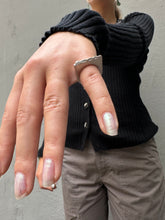 Laden Sie das Bild in den Galerie-Viewer, Tragebild Ringsbyclausen Ring flat 