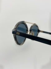 Laden Sie das Bild in den Galerie-Viewer, Dior Sunglasses golden black 2OSJO4923 150