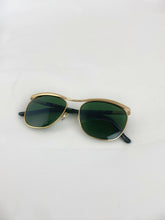 Laden Sie das Bild in den Galerie-Viewer, Linda Farrow Sunglasses The Row green/gold 5419-145