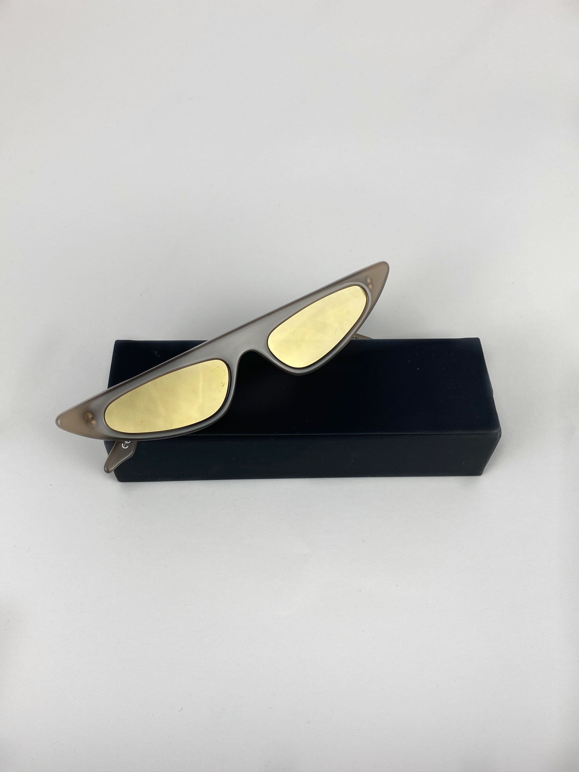 Produktbild der Andy Wole Sunglasses Florence Ash vor weißem Hintergrund.
