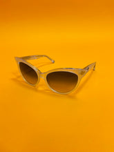 Laden Sie das Bild in den Galerie-Viewer, Vintage Dsquared Sunglasses silver