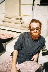 Tragebild der Andy Wole Sunglasses Florence ash an einem Männlichen Model.