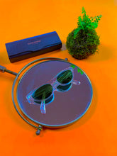 Laden Sie das Bild in den Galerie-Viewer, Oliver Peoples Cat Sunglasses see through + green glasses