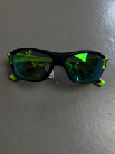 Laden Sie das Bild in den Galerie-Viewer, Nike Black/Green Tinted Sunglasses