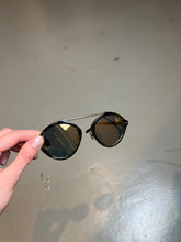 Laden Sie das Bild in den Galerie-Viewer, Christian Dior Sunglasses