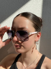 Laden Sie das Bild in den Galerie-Viewer, Tresor by Sama Sunglasses Glitter