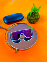 Laden Sie das Bild in den Galerie-Viewer, Stella McCartney Sunglasses spacy purple rhinestone
