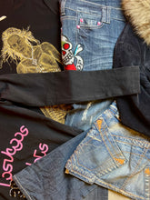 Laden Sie das Bild in den Galerie-Viewer, Vintage Y2K Mystery Box